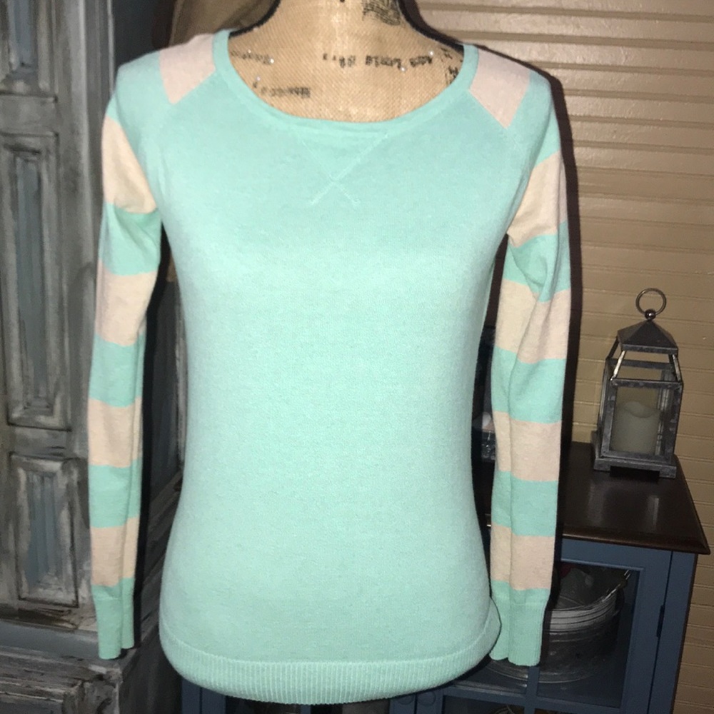 Nice Rue 21 sweater
